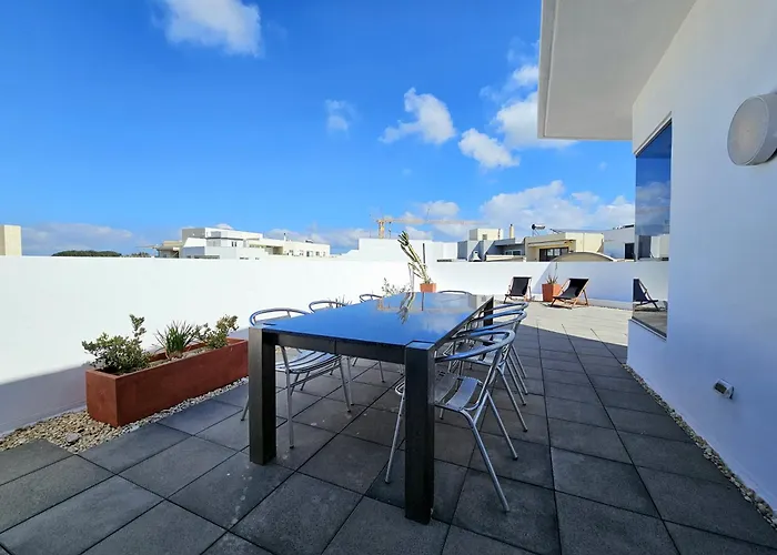 Malta Unique Penthouse Spacious Terrace-Sleeps 8