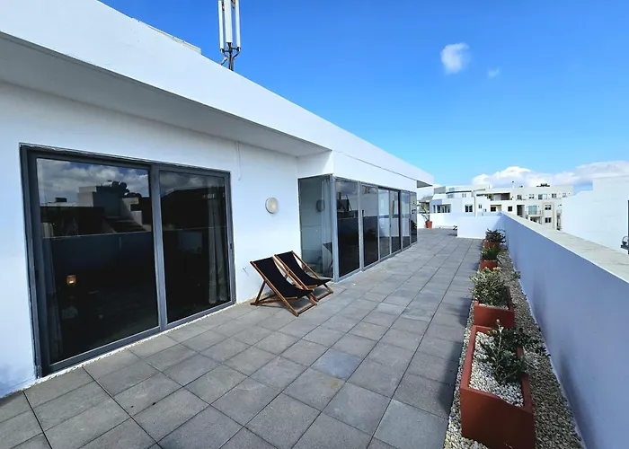 Malta Unique Penthouse Spacious Terrace-Sleeps 8