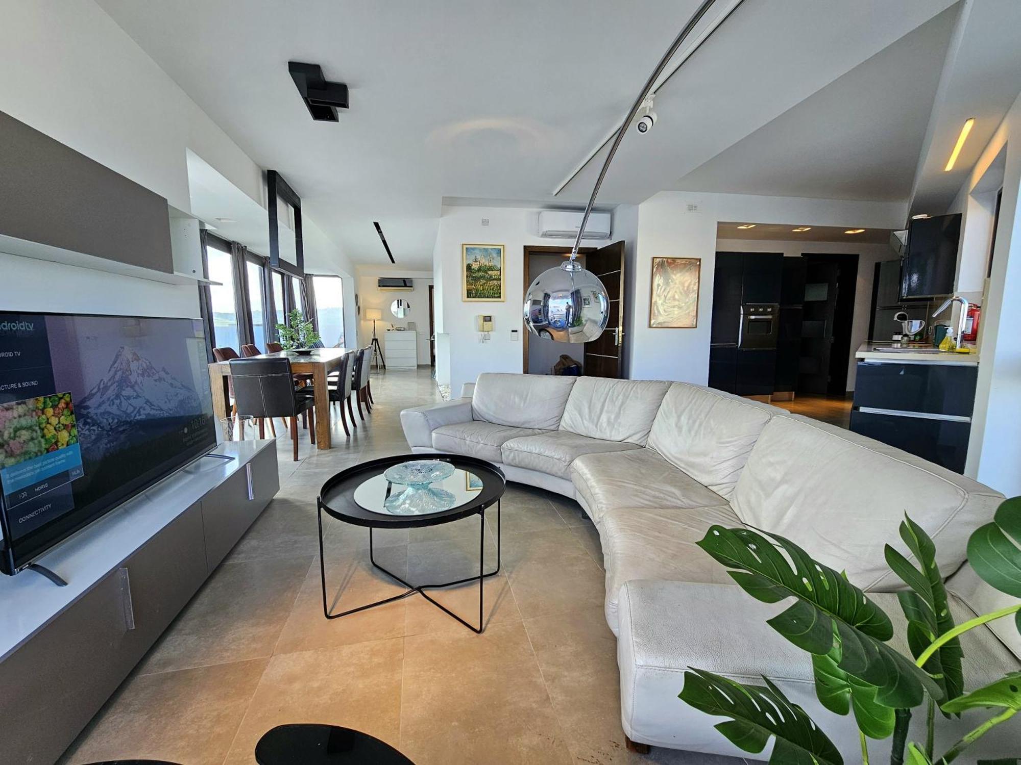 Malta Unique Penthouse Spacious Terrace-sleeps 8 * Mgarr