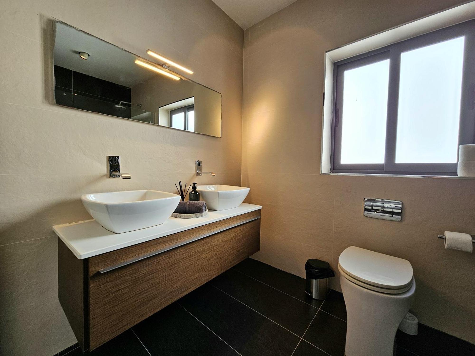 Malta Unique Penthouse Spacious Terrace-sleeps 8 Mgarr